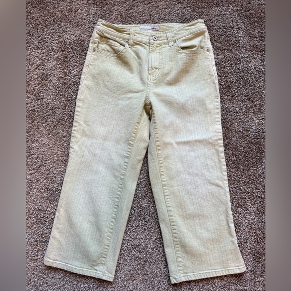 Chico’s Woman’s Platinum Quartz Capri Jeans Pale Green Size 0 - Picture 1 of 14